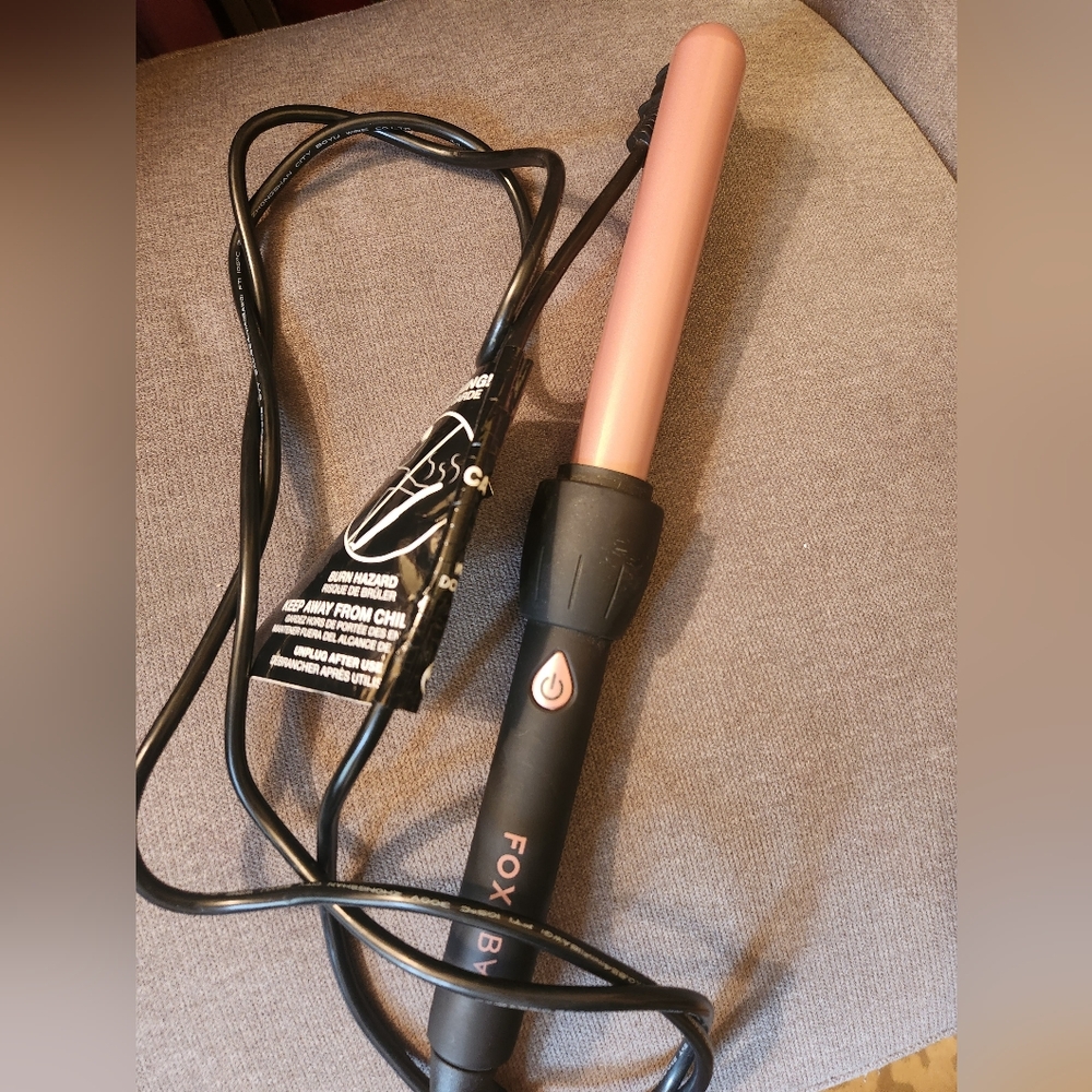 FoxyBae Rose Gold Titanium Curling Wand